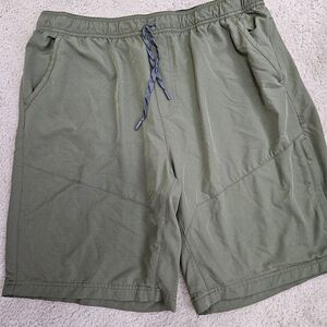 Gerry Shorts Men’s Size XXL Army Green Zippered Pocket Outdoor Shorts Logo